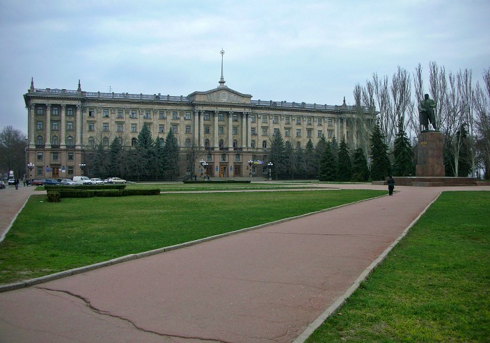 Government buildings and monuments in Admiralskaya Square